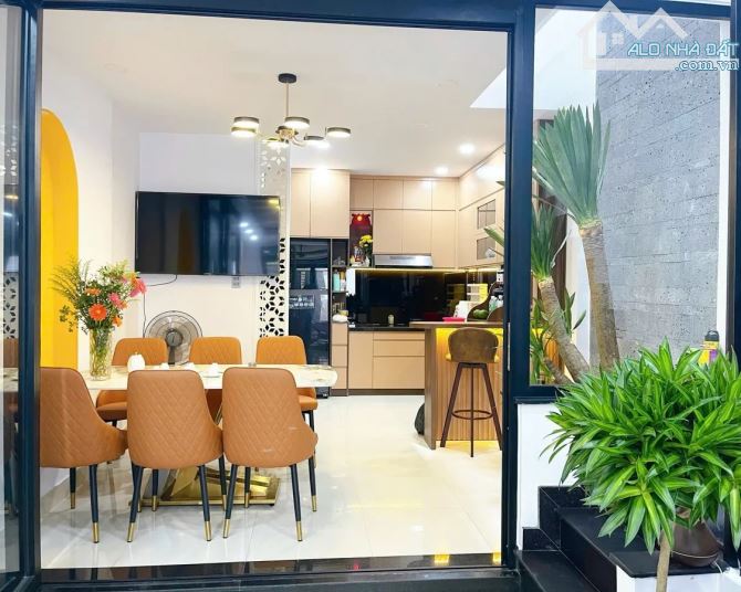 BÁN NHÀ TRỊNH ĐÌNH TRỌNG TÂN PHÚ, HXT, Ô TÔ ĐẬU CỬA, ĐẸP NHƯ RESORT, GIÁ 8 TỶ - 1