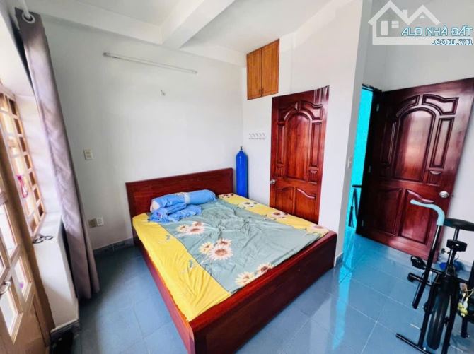 Nhà 3 tầng FULL nội thất Cách mạng Tháng 8, Tân Bình - 1
