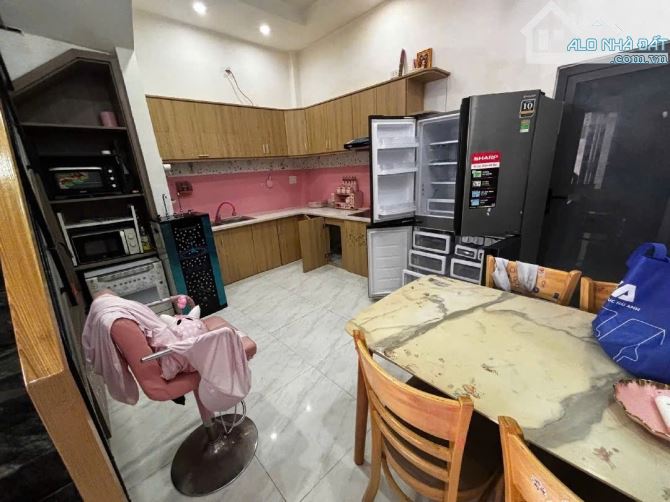 NHÀ ĐẸP 2 TẦNG- FULL NỘI THẤT-NGAY TRUNG TÂM THANH KHÊ- ĐIỆN BIÊN PHỦ-DT: 70m2-GIÁ:3.8 TỶ - 1