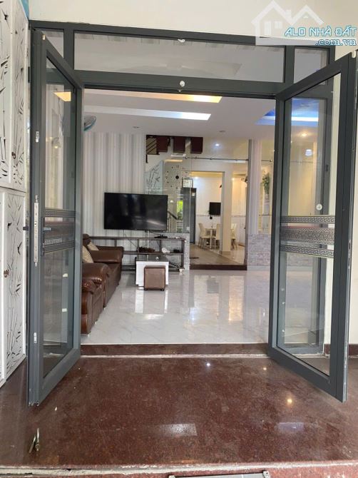 Cho thuê nhà Conic 120m2 5PN 4WC giá chỉ 17 triệu/tháng. LH ngay. - 1