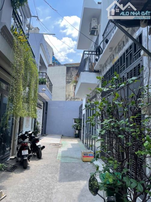 Bán Nhà Hẻm Xe Hơi Quận Gò Vấp-43/60m2-3Tầng-4PN-Giá 5,3 Tỷ - 1