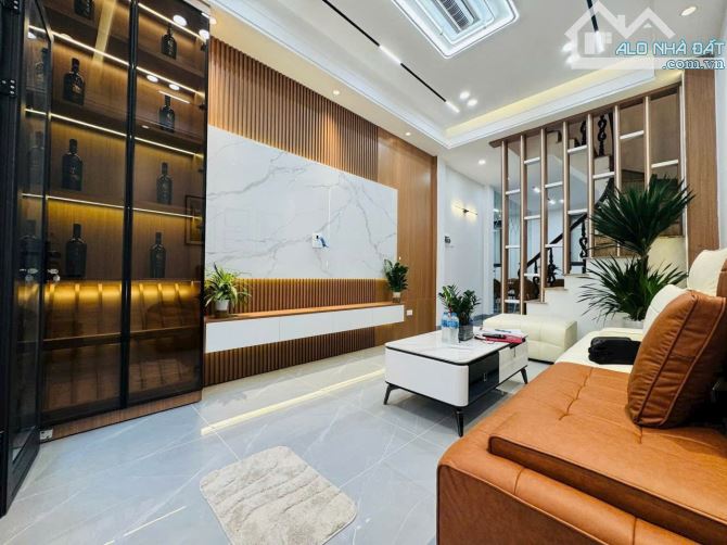 BÁN NHÀ KIM GIANG – FULL NỘI THẤT – 8.X  TỶ Dt: 39M/4T.NGÕ RỘNG.GẦN Ô TÔ - 1