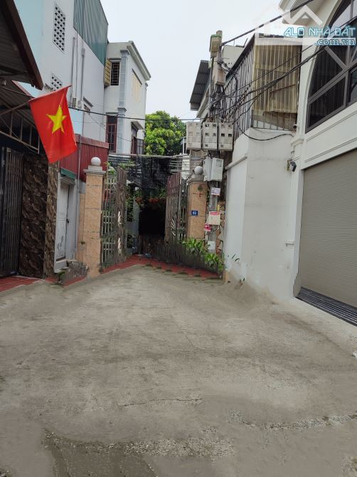 NHÀ THẠCH BÀN MỚI ĐẸP -THANG MÁY - GARA ÔTÔ - FULL NỘI THẤT Ở LUÔN - 3 THOÁNG: 46M2 x 5TẦN - 1