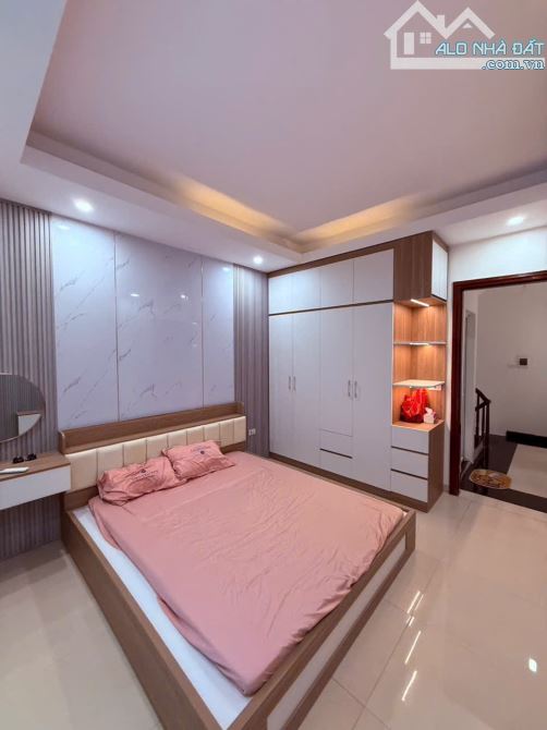 Nhà đẹp Văn Trì - Minh Khai, Bắc Từ Liêm: 32m², 5 tầng, giá 6.3 tỷ, ngõ nông rộng, ở sướng - 1
