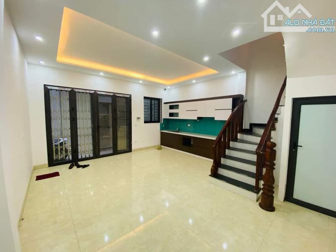 Cô Mai gửi bán nhà Nguyễn Viết Xuân, Hoàng Văn Thái 41m2, 3 nhà ra phố - 1