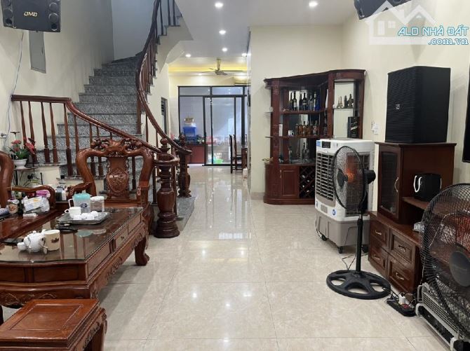 BÁN ĐẤT TRÂU QUỲ – KINH DOANH – TẶNG NHÀ 4 TẦNG THANG MÁY DÂN XÂY KIÊN CỐ – 31HA PHÂN LÔ O - 1