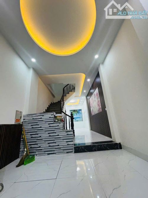 BÁN NHÀ MẶT NGÕ Ô TÔ – KINH DOANH – NAM TỪ LIÊM – 35M², 5 TẦNG, MT 3.1M – GIÁ NHỈNH 7 tỷ - 1