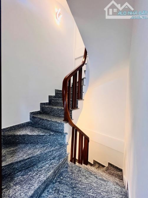 BÁN NHÀ LÁNG HẠ BA ĐÌNH - 30M 5T MT 3.2M - HƠN 7 TỶ SỔ ĐỎ NỞ HẬU GẦN TRIỂN LÃM GIẢNG VÕ - 1