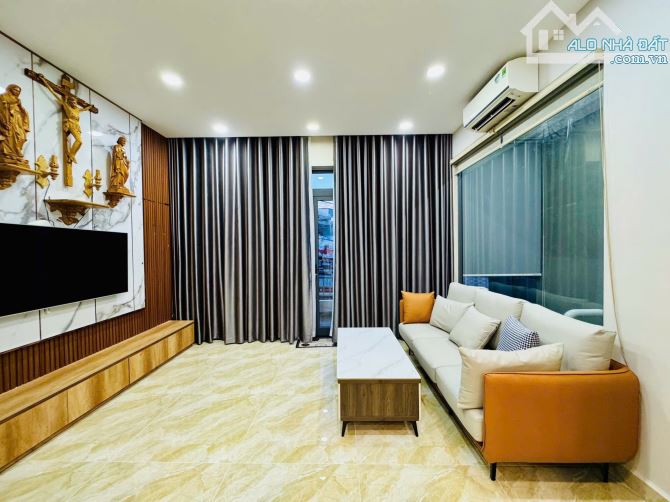 Biệt Thự Mini Bạch Đằng - Tân Bình - 6x20m vuông - 3 Tầng - Giá 20.8 Tỷ. - 1