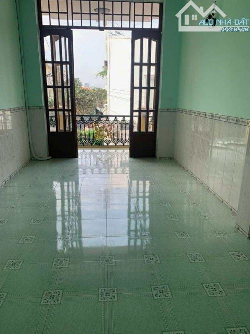 Cho thuê nhà 3 tầng gần đại lộ Hoà Bình có sân rộng 15 triệu - 1