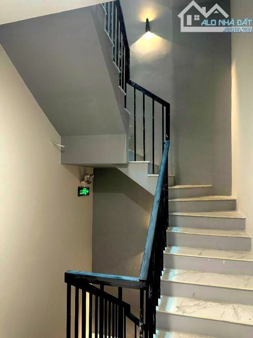 Bán Chdv Thu gần 2 tỷ.n, Ngay Chợ Bà Chiểu Bình Thạnh, 7 Tầng, 7.5x18m, 2x tỷ - 1