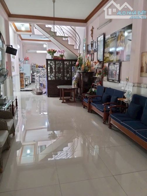 MẶT TIỀN NGÃ TƯ TRUNG CHÁNH QUỐC LỘ 22 VỊ TRÍ ĐẸP 90M2 CHỦ CẦN BÁN GẤP - 1