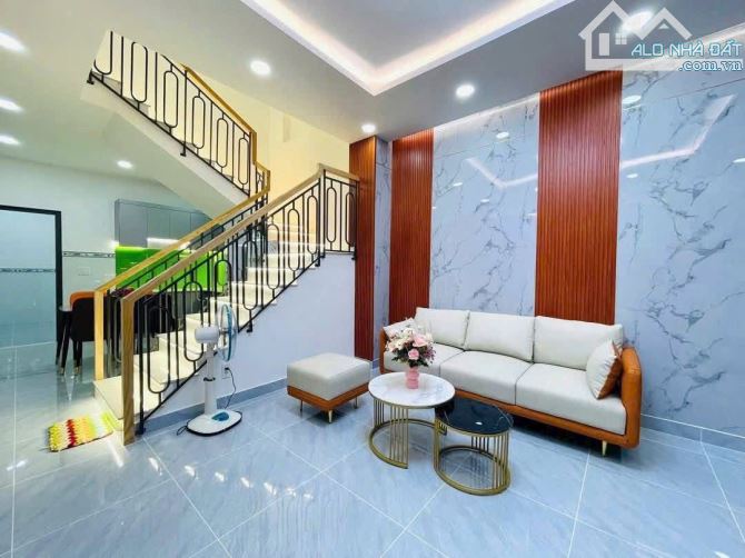 Nhỉnh 5 tỷ mua được nhà Gò Vấp gần CV Làng Hoa 50m2 - 1