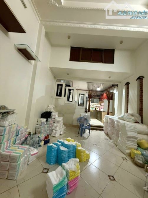 Vị Trí Đắc Địa Tân Phú Gần Chợ Tân Hương PTTH Trần Phú 3PN Giá 5,599T - 1
