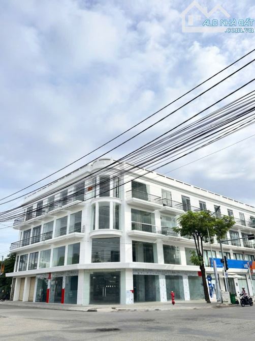 Cho thuê Tòa nhà Góc 2 MT, Trung Tâm TP Long Xuyên, Dtsd 1.337m2 Giá tốt! - 1