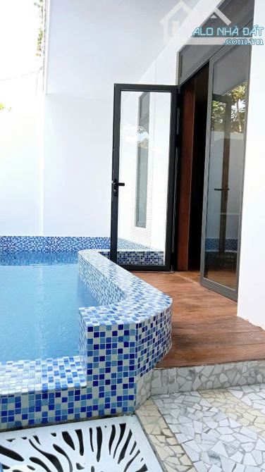 CHỦ CẦN BÁN GẤP BIỆT THỰ MINI CÓ HỒ BƠI SỔ HOÀN CÔNG MẶT TIỀN 13 MÉT GIÁ CHỈ 12t5 - 1
