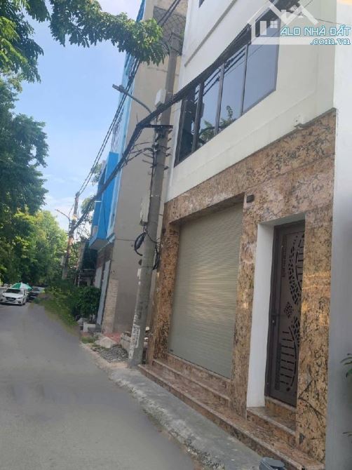 PHỐ HOA LÂM VIỆT HƯNG - NHÀ ĐẸP DÂN XÂY 42M2 x 5TẦNG, Mt 5M - ÔTÔ TRÁNH VỈA HÈ - - 1