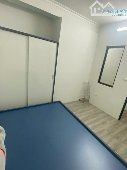 BÁN GẤP NHÀ ĐẤT TRUNG TÂM CẦU GIẤY LÔ GÓC DT 93,6M - MT 5.2M - GIÁ 17.7 TỶ - 1