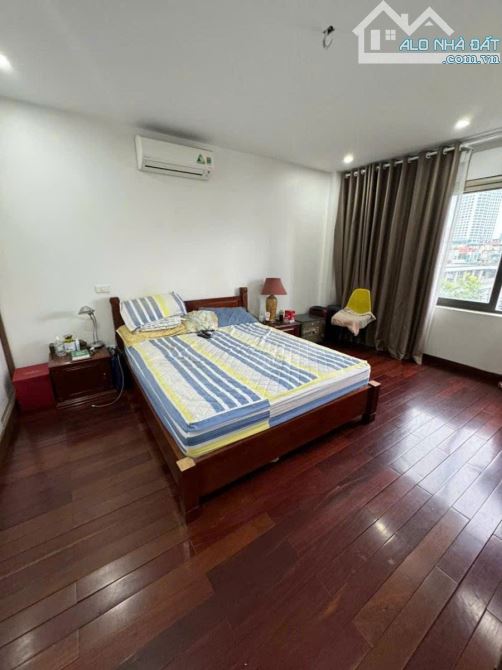 Bán nhà phố Nguyễn Công Hoan- TT Ba Đình - 8 tầng thang máy - Gara ô tô - 75m - Nhỉnh 42T - 1