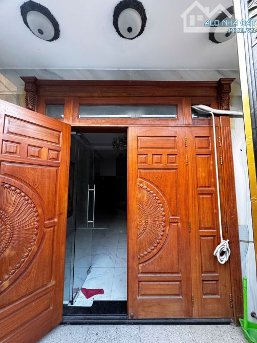 Bán nhà mặt phố đường Nguyễn Duy Trinh P Bình Trưng Đông Quận 2 cũ gần chợ (89m2) 9.5 tỷ - 12