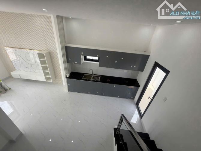 NHÀ TRỆT LẦU ĐƯỜNG XE 7 CHỖ HẺM SAU BẾN XE BẾN TRE - 12