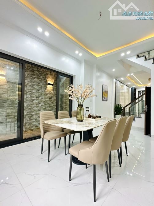 bán căn độc lập sân cổng riêng gần hồ sen - 14