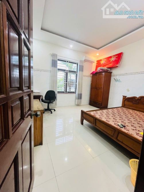 🎉🎉NHÀ MẶT TIỀN PHAN VĂN DỊNH-DIỆN TÍCH CỰC RỘNG 374M2-NGANG GẦN 10M - 16