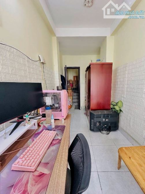 Bán nhanh nhà Q10 4 tầng DTSD 80m2 Nguyễn Ngọc Lộc. Giá 4.3 tỷ. Ngay trưởng Việt Úc - 2