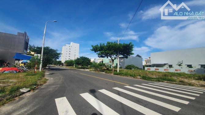 Bán 107m đất 2 mặt tiền đường 10,5m Nguyễn Thần Hiến ngang 8,6m Khu Biển Tân Trà - 2