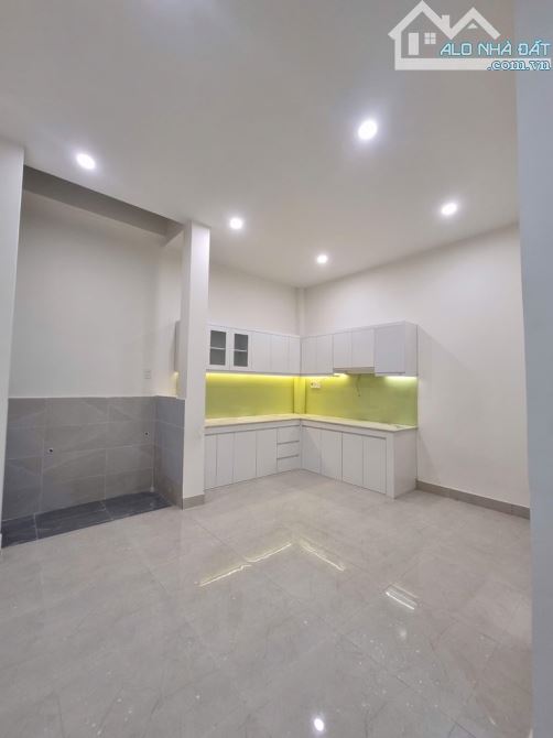 CAM KẾT 100% - RỘNG ĐẸP RẺ - BÁN NHÀ 4,5m x 18m 3 TẦNG  - HXH PHAN HUY ÍCH - 2