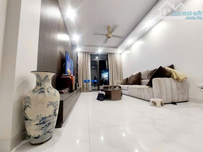 SIÊU PHẨM NHÀ MẶT PHỐ 800A  65m 5 TẦNG MT 7m THANG MÁY GARA Ô TÔ 26 TỶ - 2