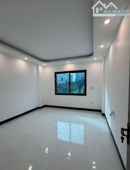 BÁN GẤP NHÀ DI TRẠCH_38M2X4T, NGÕ NÔNG, Ô TÔ SÁT, GẦN ĐÔ THỊ Hinode Royal Park, 2 THOÁNG - 2