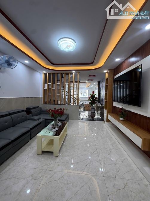 BÁN GẤP NHÀ 5 TẦNG, DT 65M, SÁT EMART2, PHAN HUY ÍCH GÒ VẤP, ÔTÔ NẰM PHÒNG VIP, CHỈ 9.X - 2