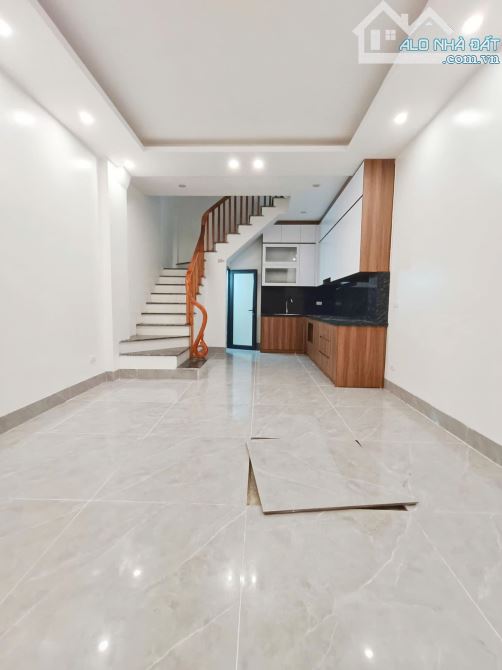 BÁN NHÀ ĐÔNG LA -HOÀI ĐỨC- 30M-5 TẦNG-4.3 TỶ -Ô TÔ ĐỖ CỔNG - 2