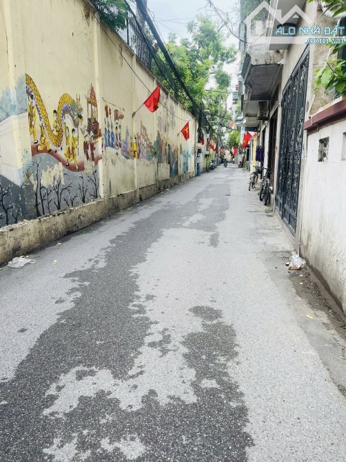 Nhà Đẹp Hoàng Hoa Thám - Ba Đình - Lô Góc 7m Mặt Tiền - Ô Tô Đỗ Cửa - Sổ Đỏ Chính Chủ - 2