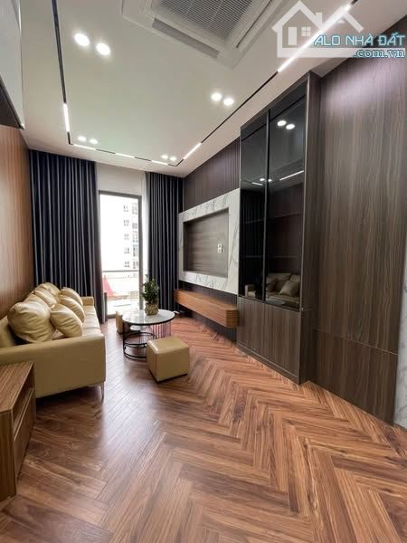 GẤP, BÁN NHÀ 558 Nguyễn Văn Cừ, Long Biên, 42m2, 7 Tầng, Gara Ô Tô, Thang Máy, full đồ - 2