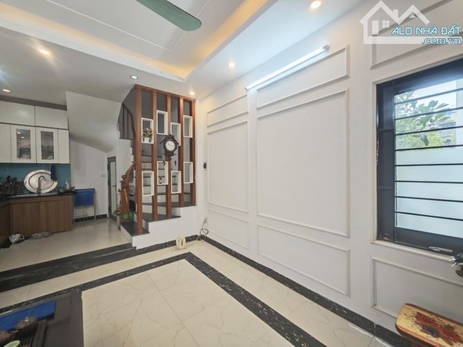 LÔ GÓC- Ô TÔ ĐỖ CỔNG- GẦN TRƯỜNG ĐẠI HỌC FPT TRỊNH VĂN BÔ - 2