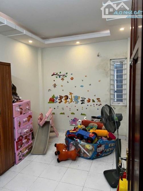 Bán gấp nhà riêng 30m 5 tầng 3ngủ Phố Yên Hoà Cầu Giấy Hà Nội .giá 7.7tỷ - 2