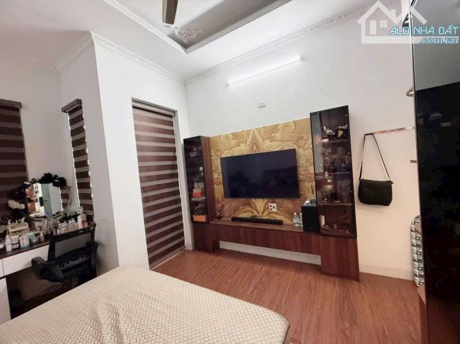 Cần bán nhà mặt tiền 3 tầng khu hồ sinh thái Đống Đa - 2