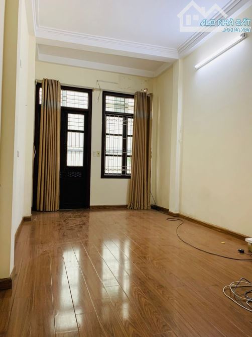 Bán nhà phố Lạc Trung P/Lô ô tô vào nhà, Dt 67m2, 3t, giá 15.65 tỷ, - 2