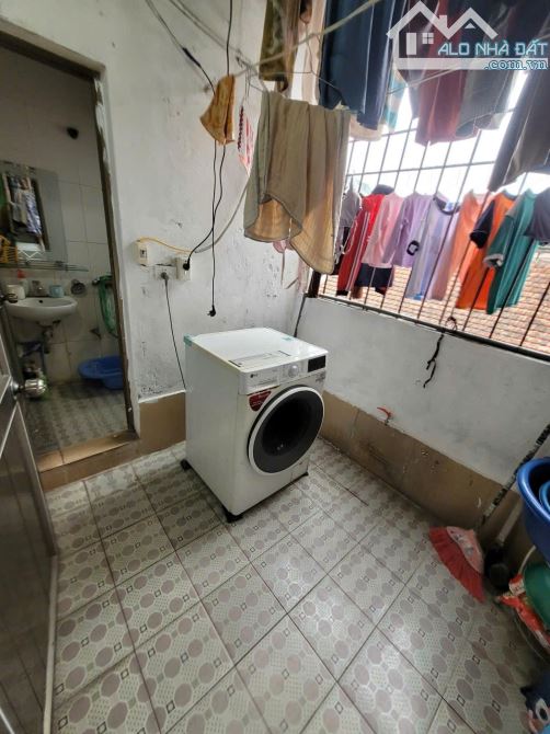 Nhà 2Tầng, dt 39m². Tổ 11 trong đê Yên Nghĩa-Hà Đông, ngay chợ tổ 11 kinh doanh sầm uất. - 2