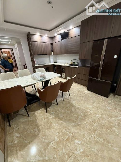 BÁN NHÀ XÃ ĐÀN ĐỐNG ĐA 43m 6Tầng Mt 6m GIÁ 11 TỶ THANG MÁY NGÕ THÔNG KINH DOANH - 2