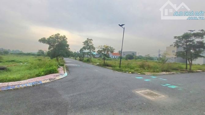BÁN ĐẤT KDC BÌNH CHÁNH NEW CENTER ĐƯỜNG HOÀNG PHAN THÁI 5X17M2 GIÁ 2TY8 GẦN QUỐC LỘ 1A - 2