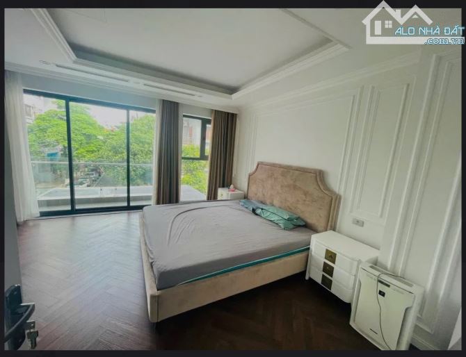 Bán gấp siêu phẩm phân lô Hoàng Quốc Việt- Quận Cầu Giấy DT gần 100M2, MT 10m, ô tô tránh. - 1