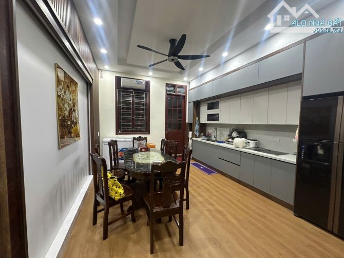 Bán nhà-KĐT Trần Hưng Đạo,lô góc 3 mặt,thiết kế đẹp,gần chợ,trường học,DT: 97m,giá:7.2 tỉ - 2