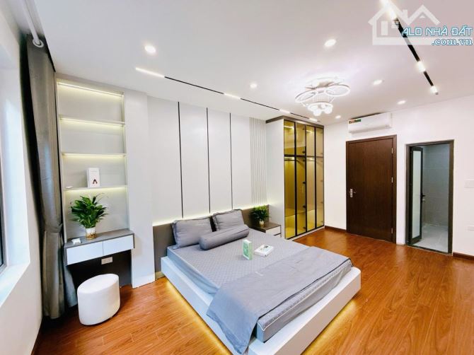 VŨ TRỌNG PHỤNG -TRƯỚC NHÀ RỘNG 4m - NHÀ ĐẸP FULL NỘI THẤT - 2