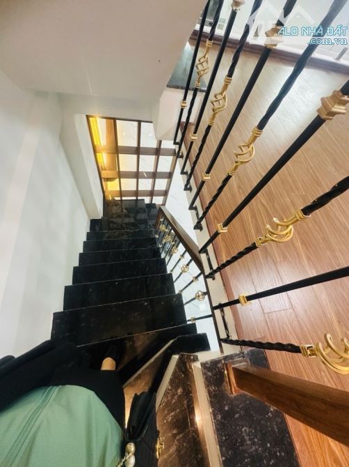 PHỐ NHÁNH, TRUNG TÂM QUẬN, KINH DOANH TẤP NẬP, THÔNG CÁC NGẢ - 2