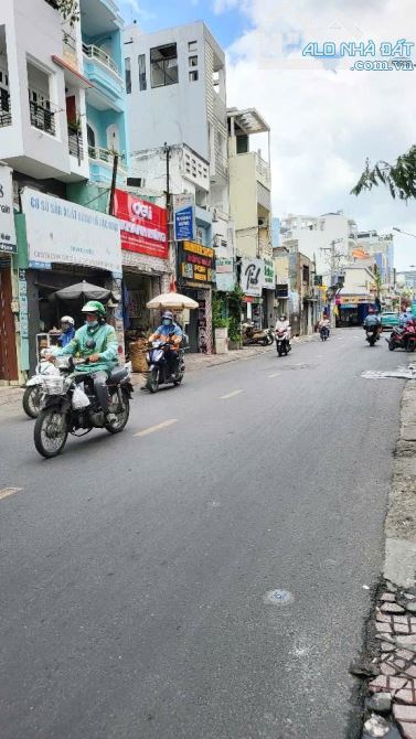 MẶT TIỀN KD VIP NGUYỄN TRỌNG TUYỂN PHÚ NHUẬN - 58M2, 3 TẦNG - GIÁ CHỈ 19.6 TỶ - 2