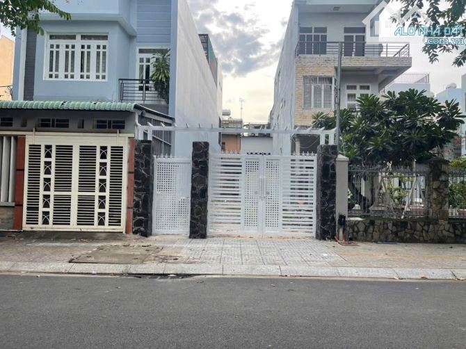 Bán đất mặt tiền đường Nguyễn Trãi,Bà Rịa - DT: 125m2 với Giá bán: 5 tỷ 900 triệu - 2