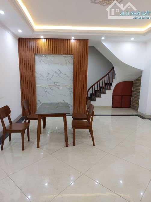 Cho thuê nhà vp, thang máy, Khương Trung, Thanh Xuân, 40m2, 6 tầng, 22 triệu - 2